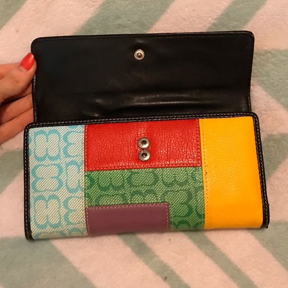 Tri-Fold Wallet - Picture 3 of 5